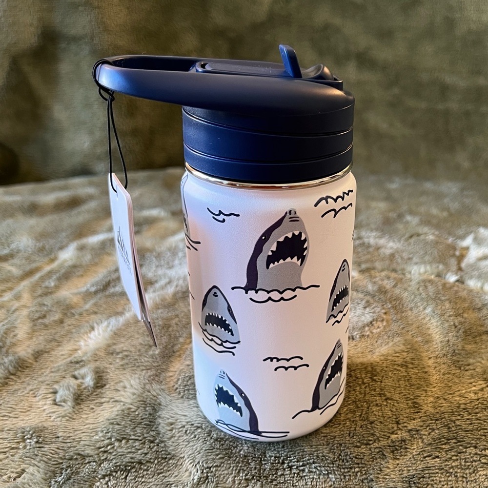 NWT 14 oz Hydrapeak 14 oz. Shark Water Bottle